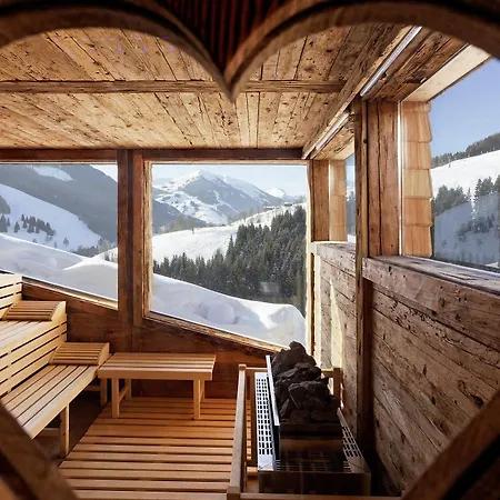 Hotel Art & Ski-in Hinterhag 4*